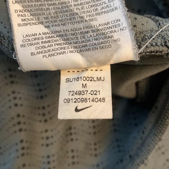 Nike Dry Fit Crops - Picture 6 of 8